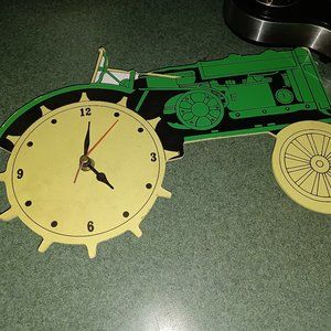 JOHNE DEERE WALL CLOCK